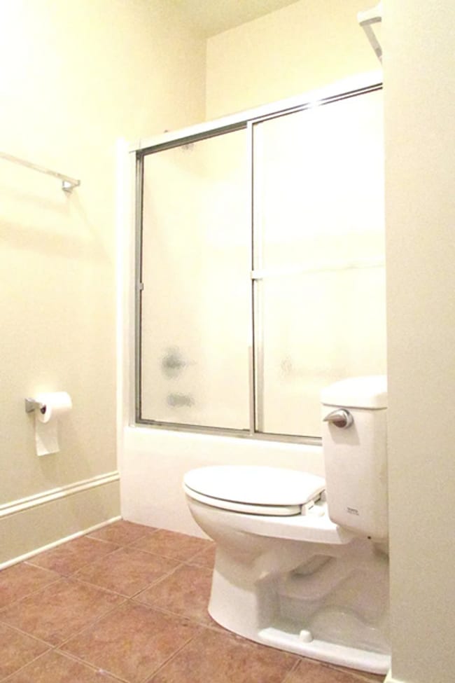 Building Photo - 3 S Plum St