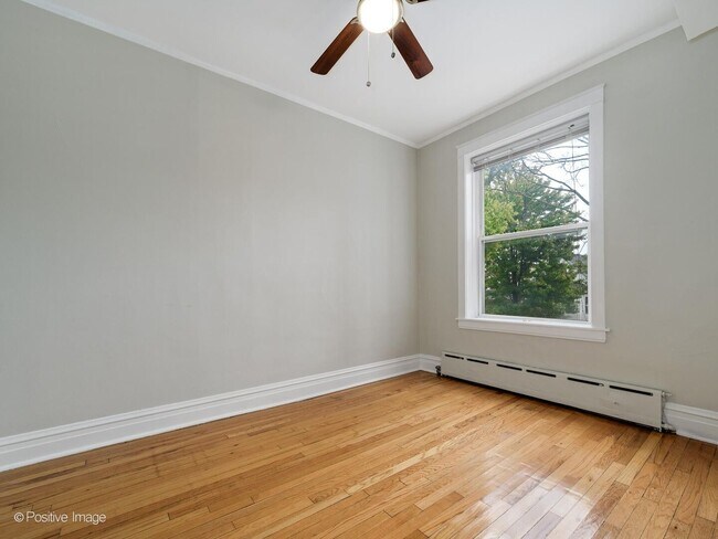 Building Photo - 4142 N Albany Ave