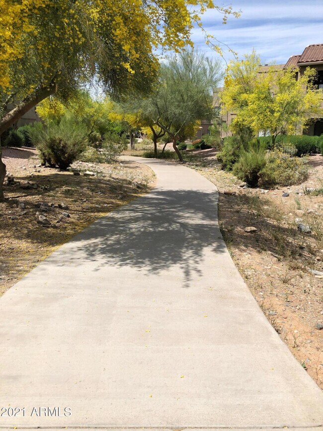 Building Photo - 15151 N Frank Lloyd Wright Blvd