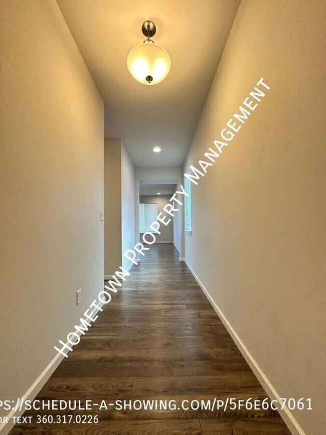 Building Photo - 5347 50th Lp SE