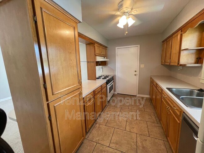 Building Photo - 4204 Wilbur Dr