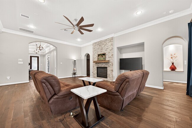 Building Photo - 32607 Wingfoot Cir