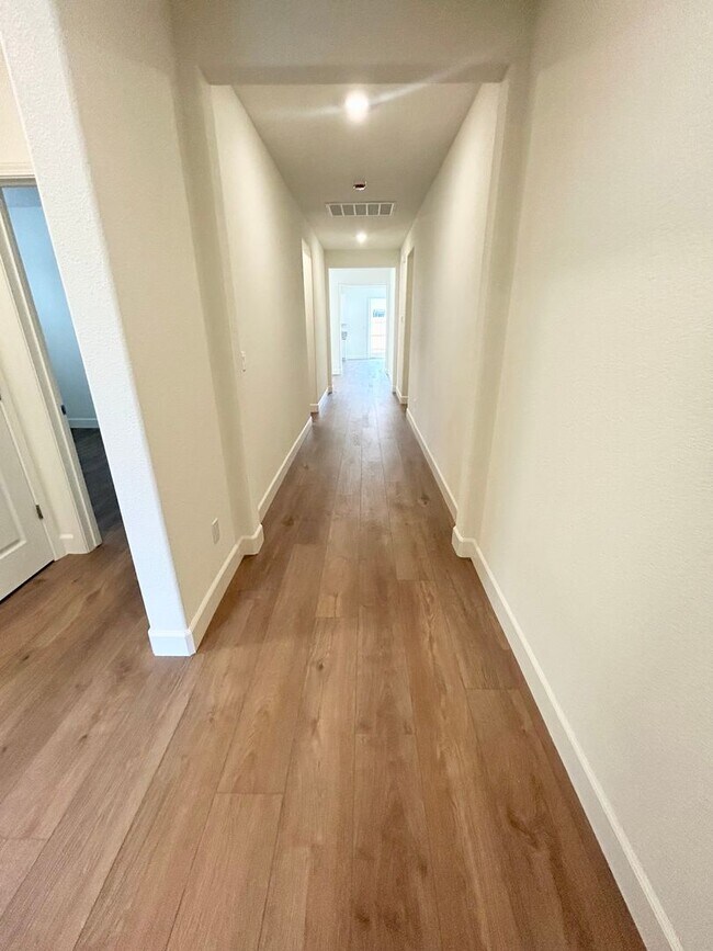 Building Photo - Brand New Home, beautifully designed singl...