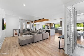 Building Photo - 6834 N 72nd Pl