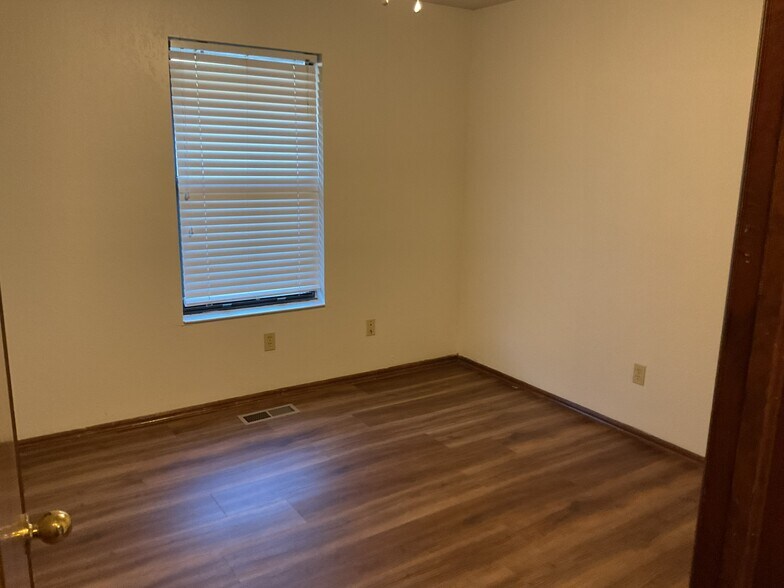 Building Photo - 3213 Dove Crossing Dr