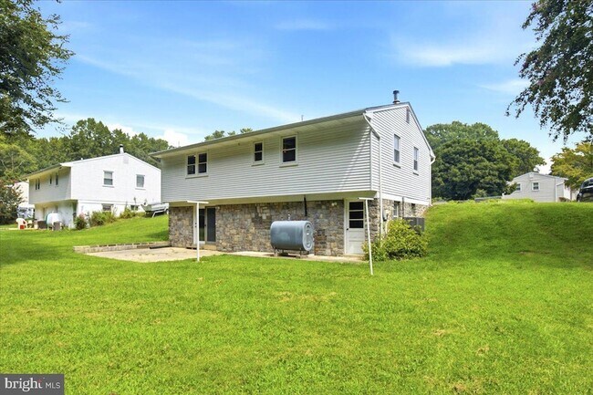 Building Photo - 1447 Knight Ave