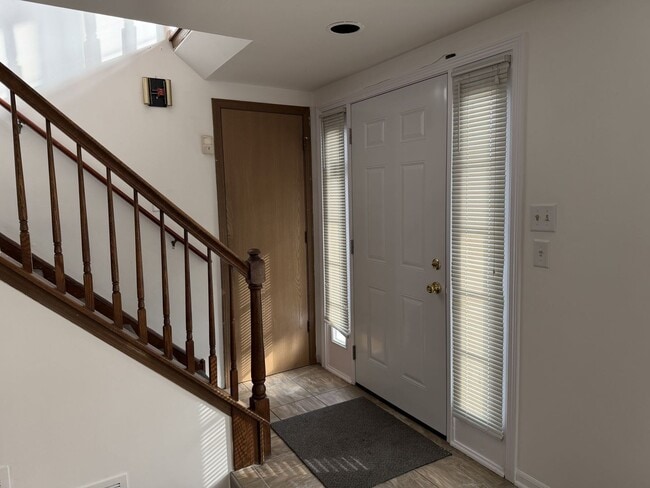 Building Photo - 18083 Vista Dr