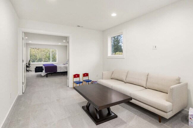 Building Photo - 11612 SE 196th St