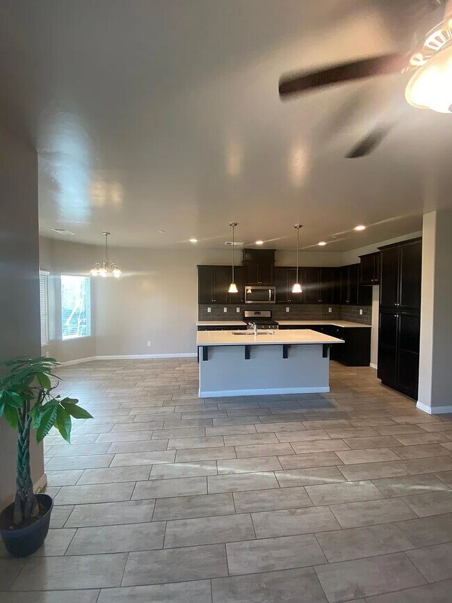 Building Photo - "Experience Spacious Living: 3-Bed Oasis with 4 Full & 5 Half Baths in Idyllwild!"