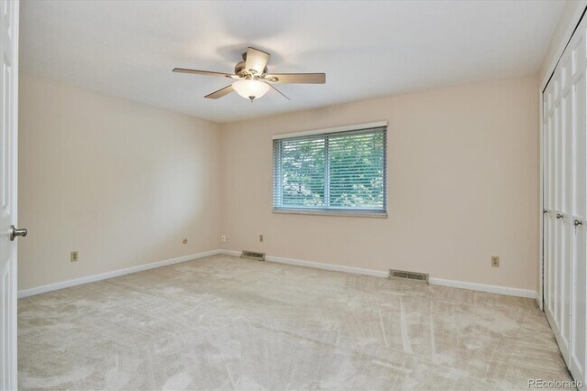 Building Photo - 10725 E Maplewood Dr