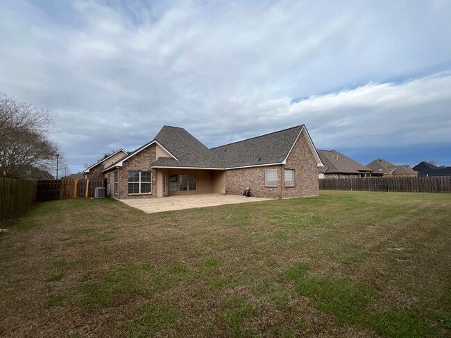 Building Photo - Pelican Crossing