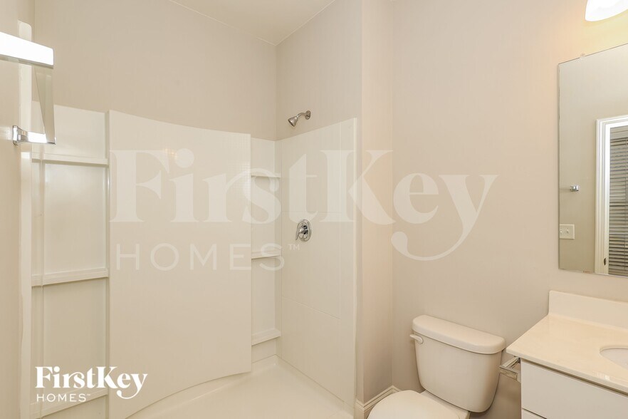 Building Photo - 3186 Ancoats St