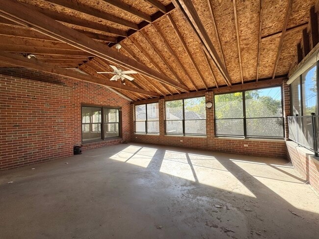 Building Photo - 3640 Walnut St