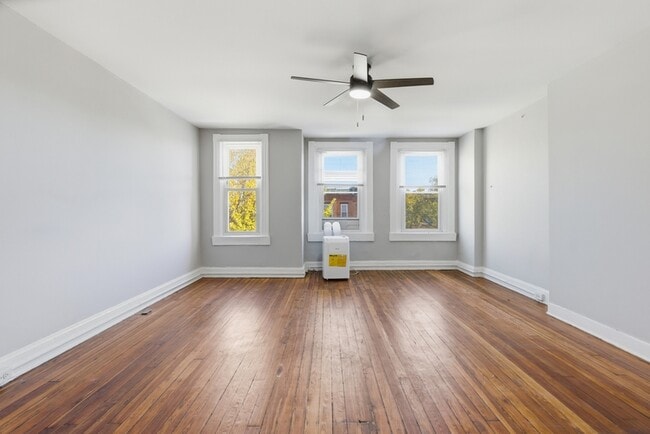 Building Photo - 2322 Callow Ave