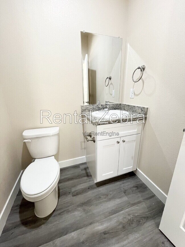 Building Photo - 1310 Playa Del Rey Dr