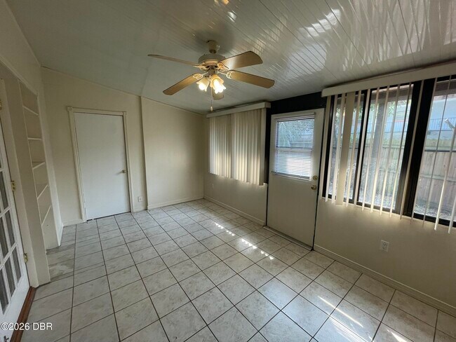 Building Photo - 1 Fair Oaks Cir