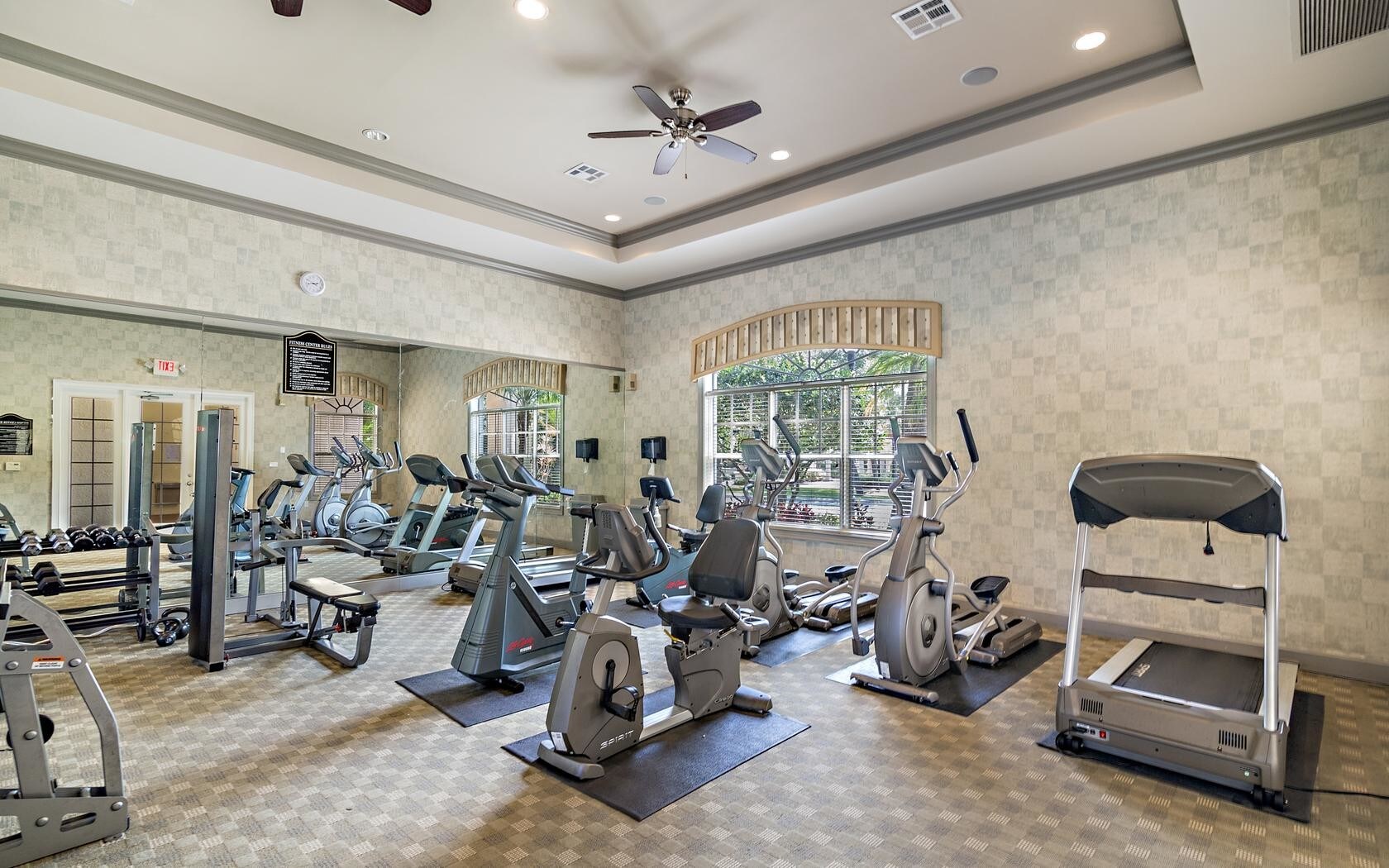 Building Photo - 9210 Myrtlewood Cir W