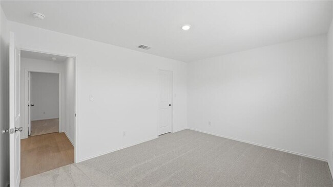 Building Photo - 221 Stumpy St