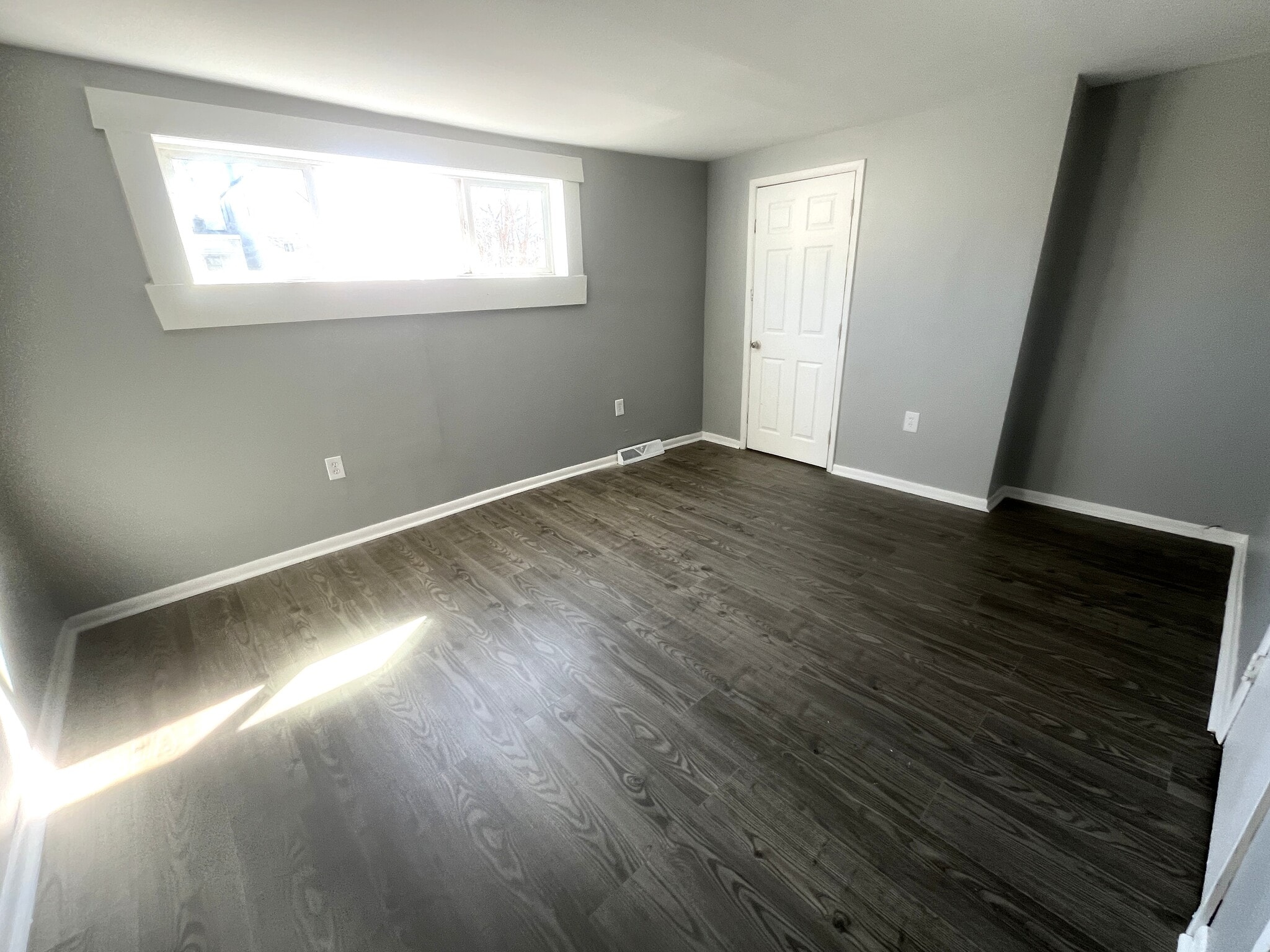 Building Photo - 417 W 17th St