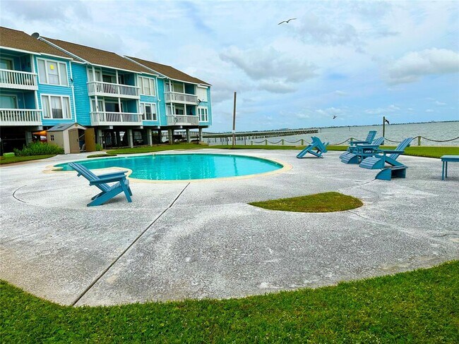 Building Photo - 500 Tiki Dr