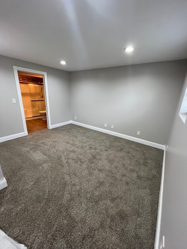 Building Photo - 4235 Straight Arrow Rd