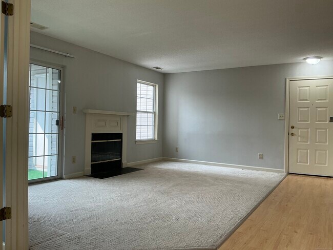 Building Photo - 15 Forest Glen Cir