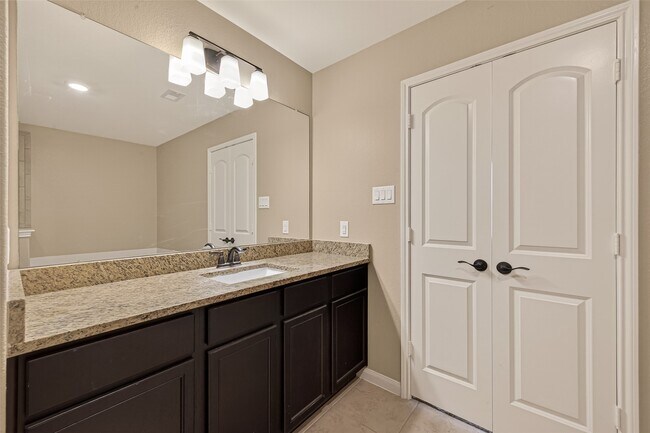 Building Photo - 21218 Echo Manor Dr