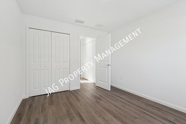 Building Photo - 15 Sea Garden Path