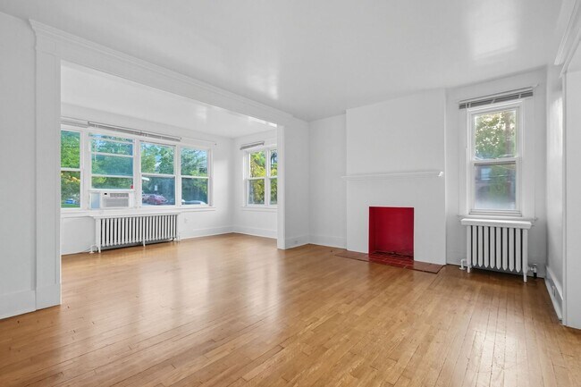 Building Photo - 6603-6603 Woodwell St