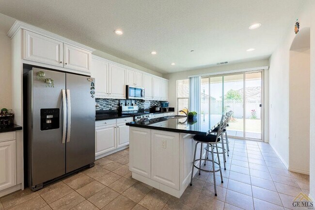 Building Photo - Wonderful Belcourt Community!!!