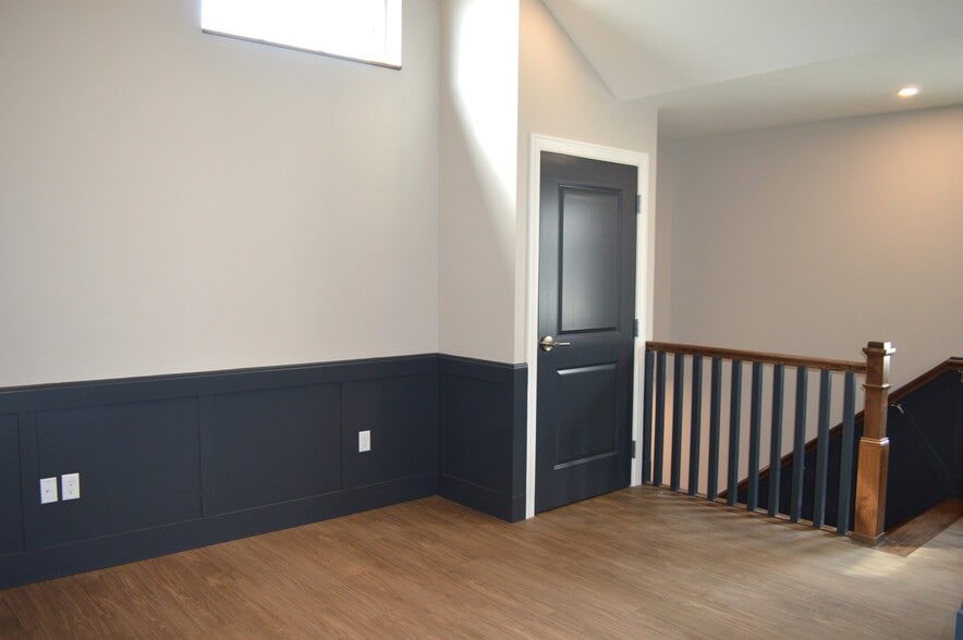 Building Photo - 100 S Washington St