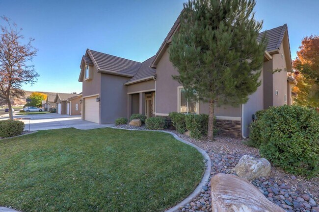 Building Photo - Beautifully Designed 5 Bedroom Home in Was...