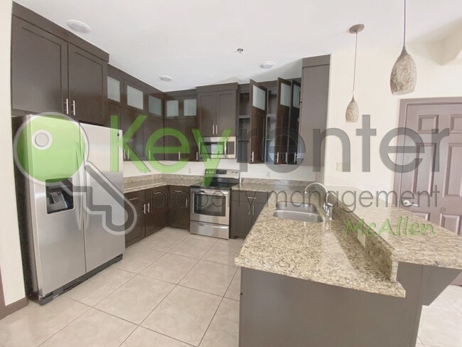 Building Photo - 2B/2.5B Townhome in gated community now available in Mcallen TX ( Jackson & Nolana )