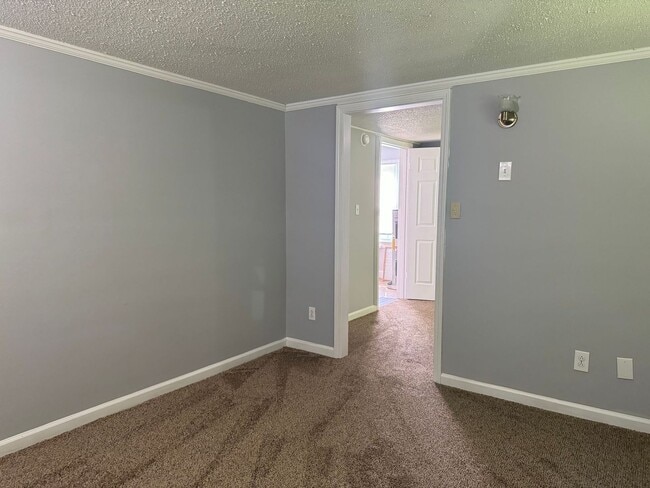 Building Photo - Great Location! Large Home with 3 bedrooms...