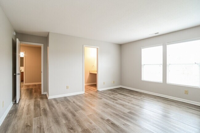 Building Photo - 13921 Lawrence Farm Ln