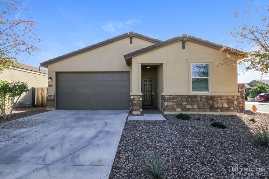 Building Photo - 605 W Cholena Trail