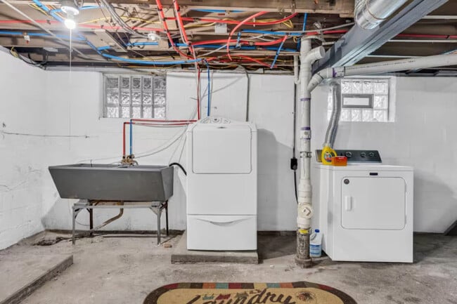 Building Photo - 1817 Mayview Ave