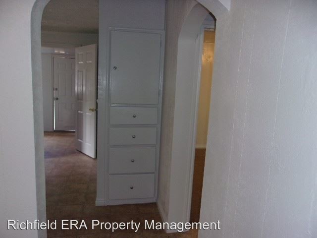 Building Photo - 2 br, 1 bath House - 440 S 200 W