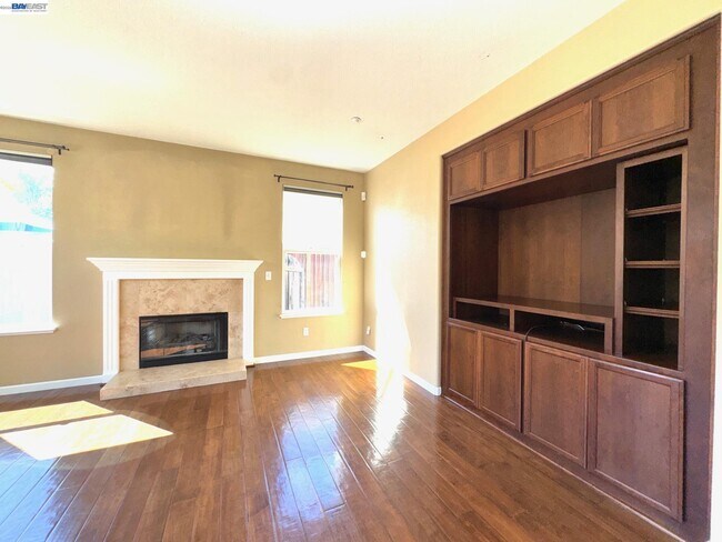 Building Photo - 1669 Marina Way