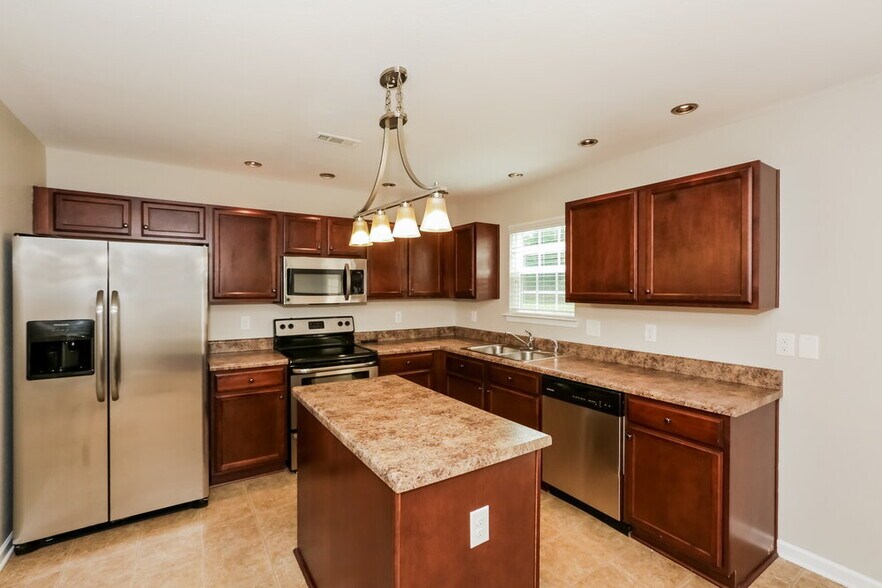 Building Photo - 9535 Eagle Feathers Drive