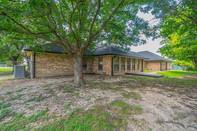 Building Photo - 4501 Ridge North Rd
