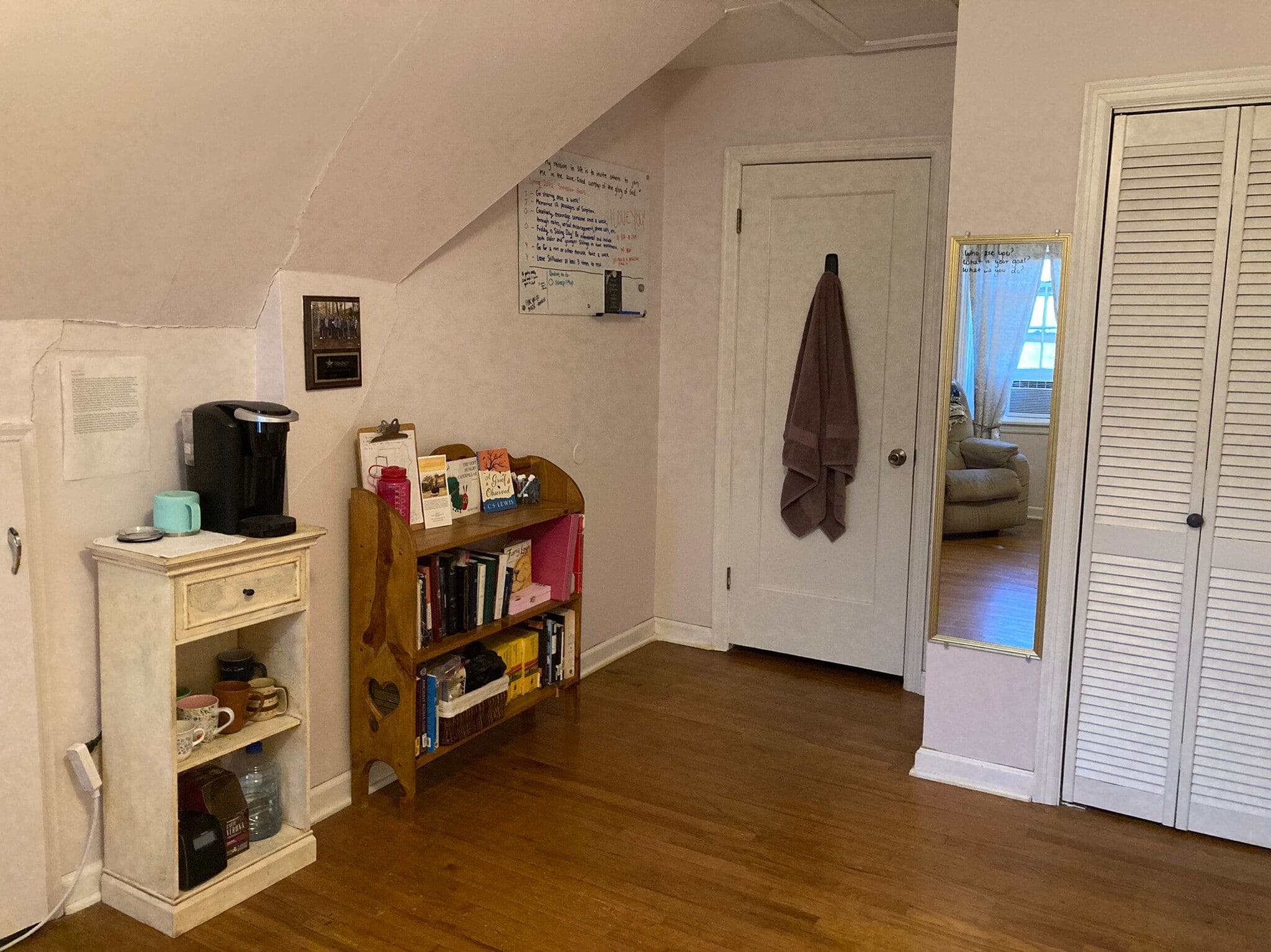 upper south bed - 1816 W Arrowhead Plz