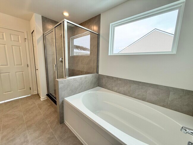 Building Photo - 6173 S Trailwoods Dr