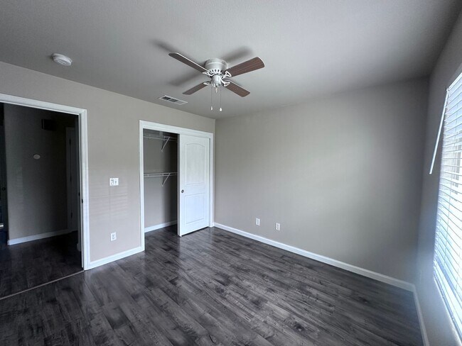 Building Photo - NW Visalia Home Coming Soon!
