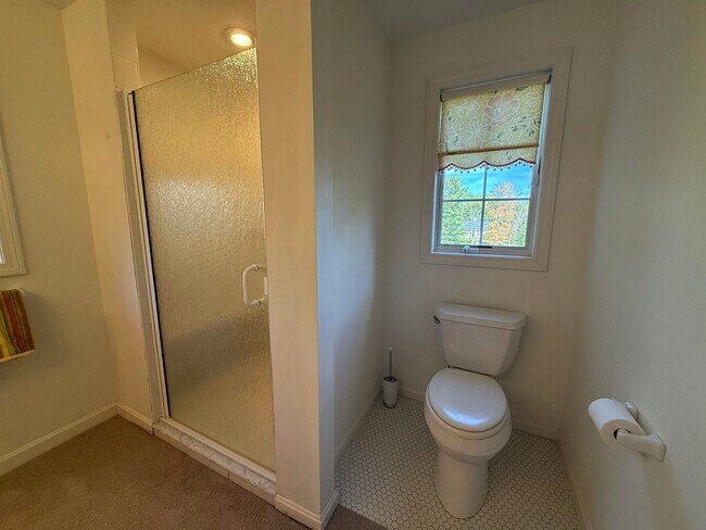 Building Photo - 69 Putney Hill Rd