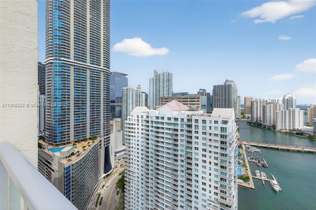 Building Photo - 1155 Brickell Bay Dr