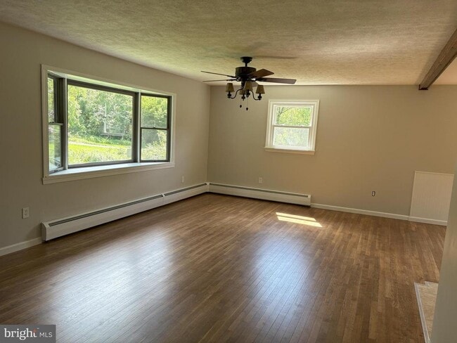 Building Photo - 147 Sieger Rd