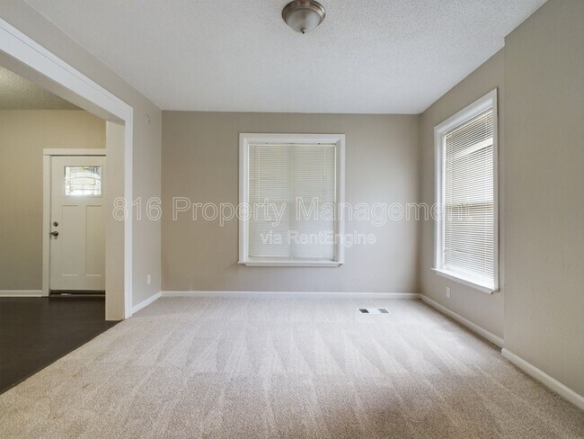 Building Photo - 5218 Highland Ave