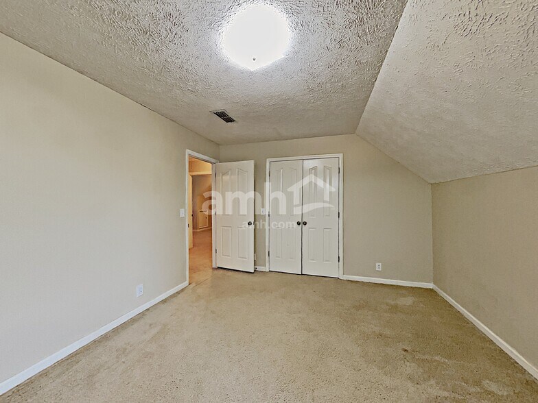 Building Photo - 413 Saint Francis Ave