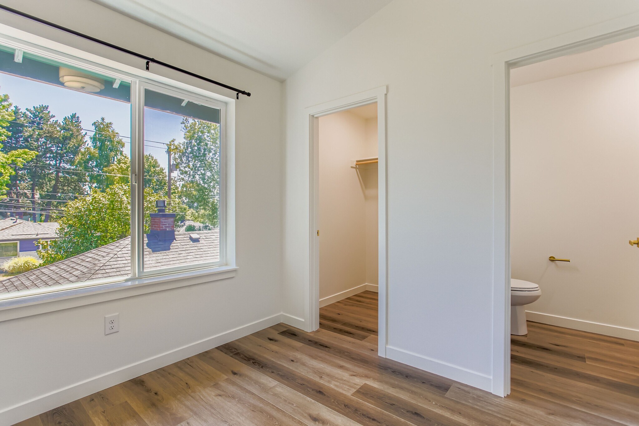 Building Photo - 4475 SE 28th Pl